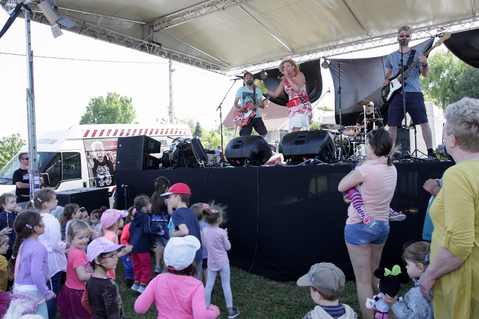 Változatos programok és utcabál a Csalai majálison